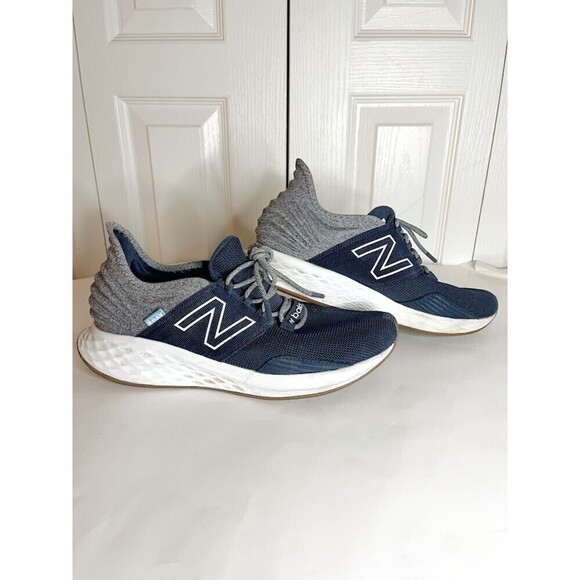 New Balance Men's Fresh Foam Roav Blue Grey MROAVTK Training Running Sneakers - Picture 2 of 13